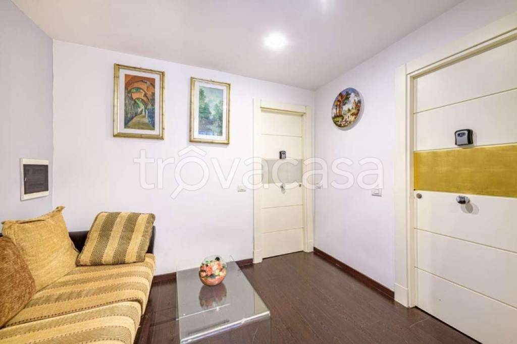 appartamento in vendita a Roma in zona Parione/Sant'Eustachio