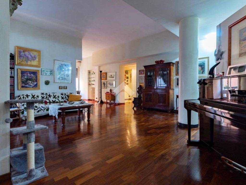 appartamento in vendita a Roma in zona Nomentano