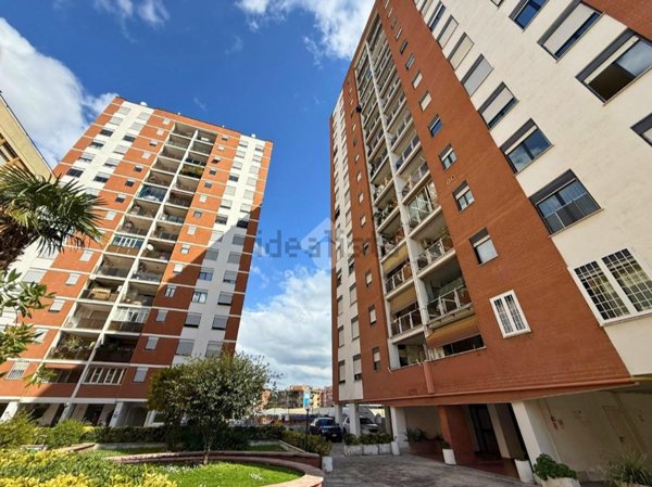 appartamento in vendita a Roma in zona Ostiense