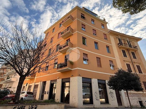 appartamento in vendita a Roma in zona Tuscolano