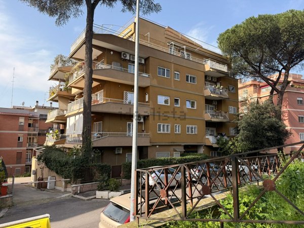 appartamento in vendita a Roma in zona Gianicolense
