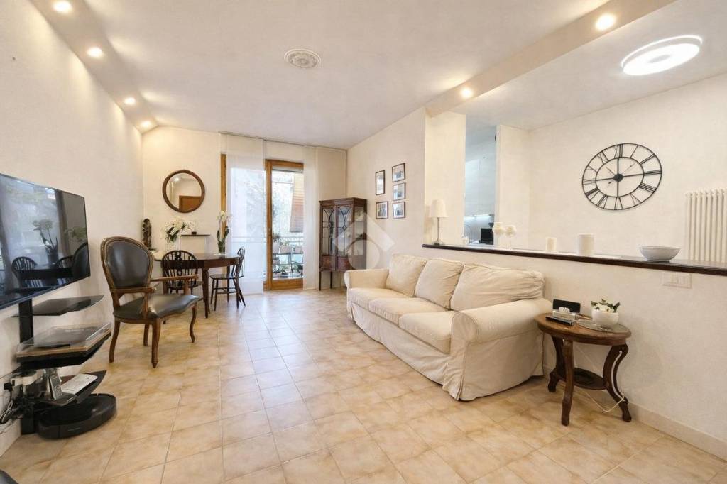 appartamento in vendita a Roma in zona Torre Maura