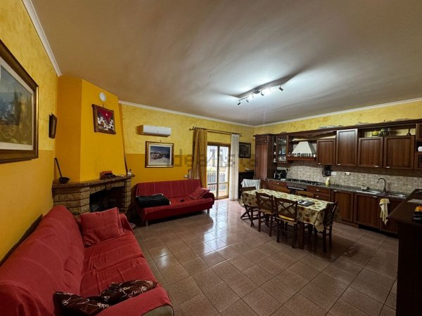 appartamento in vendita a Roma in zona Colle del Sole