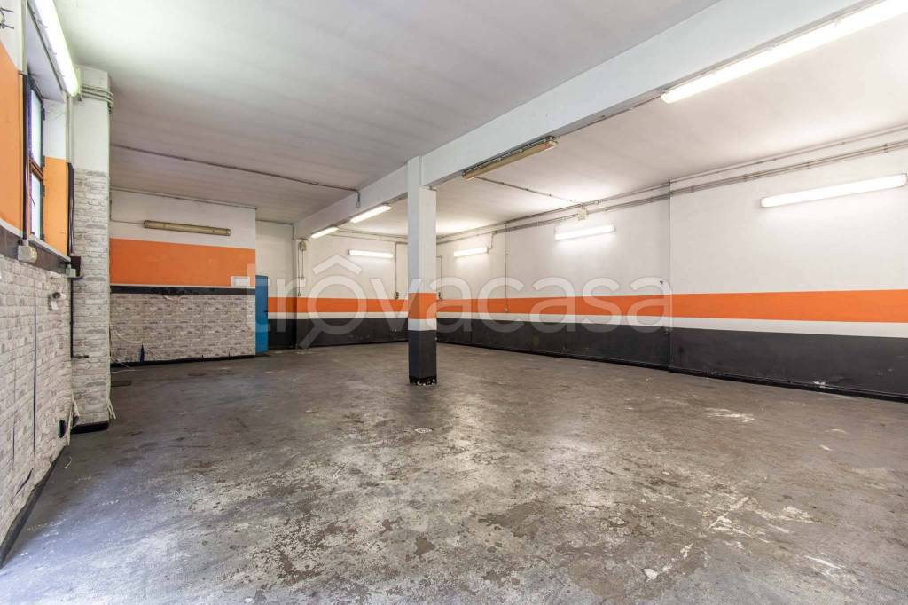 negozio in vendita a Roma in zona Portuense