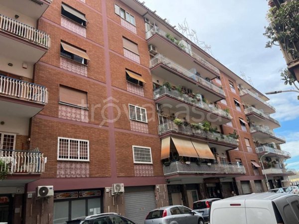 appartamento in vendita a Roma in zona Prenestino-Labicano