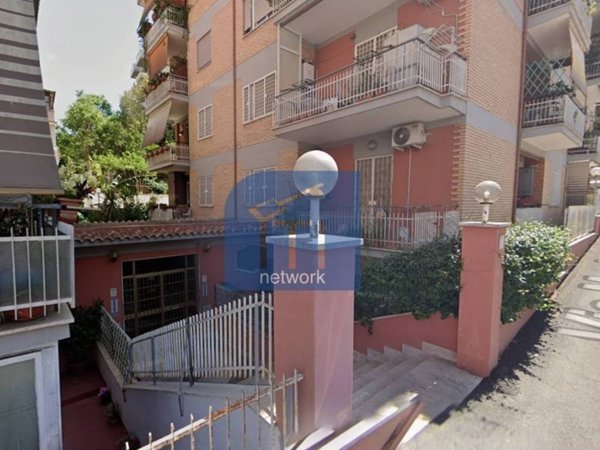 locale commerciale in vendita a Roma in zona Aurelio
