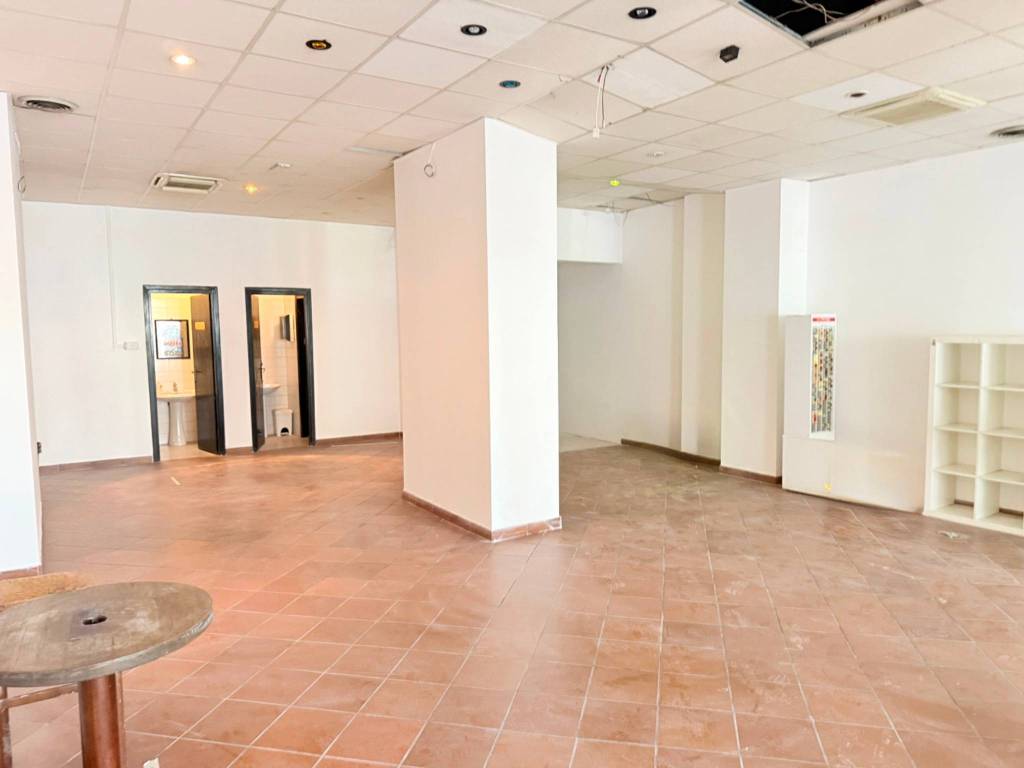 negozio in vendita a Roma in zona Giuliano Dalmata