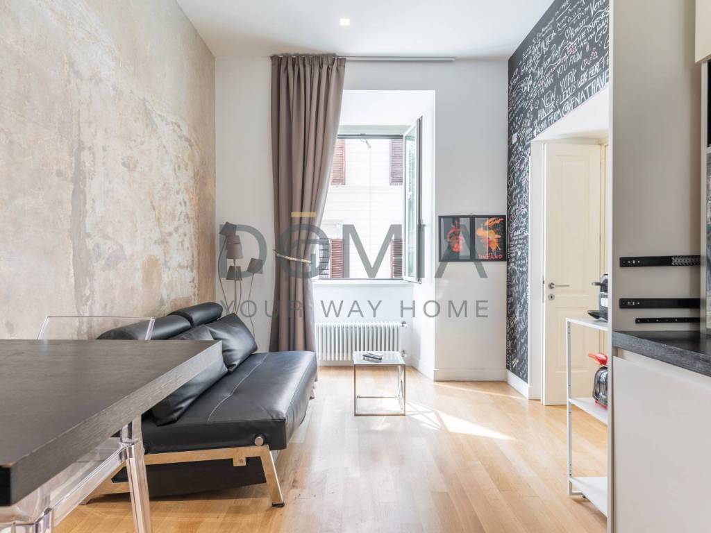 appartamento in vendita a Roma in zona Rione Monti/Campitelli