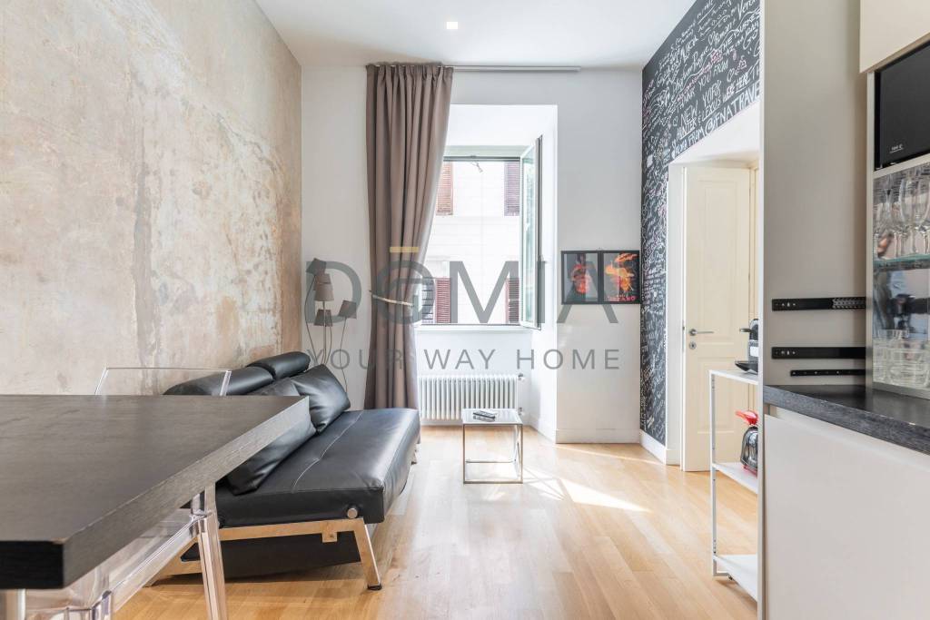 appartamento in vendita a Roma in zona Rione Monti/Campitelli