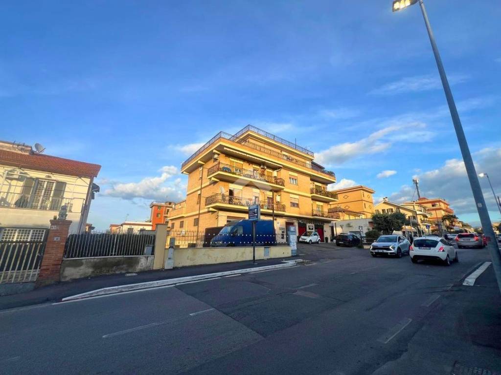 appartamento in vendita a Roma in zona Borghesiana