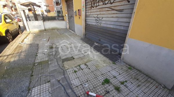 negozio in vendita a Roma in zona Torre Maura