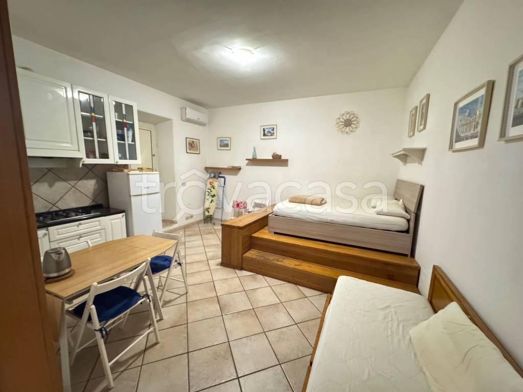 appartamento in vendita a Roma in zona Tuscolano