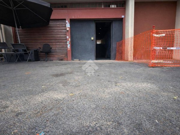 negozio in vendita a Roma in zona Fidene