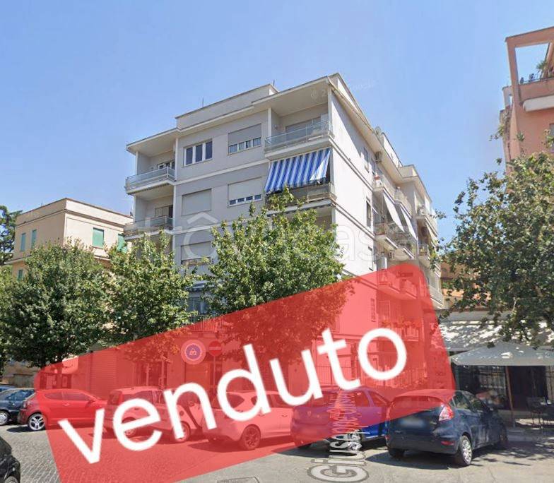 appartamento in vendita a Roma in zona Gianicolense