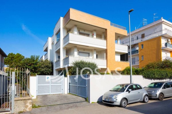 appartamento in vendita a Roma in zona Montespaccato