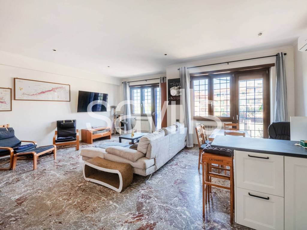 appartamento in vendita a Roma in zona Ardeatino