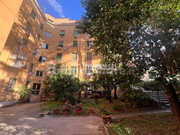 appartamento in vendita a Roma in zona Ostiense
