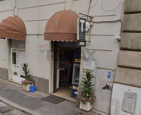 negozio in vendita a Roma in zona Rione Monti/Campitelli