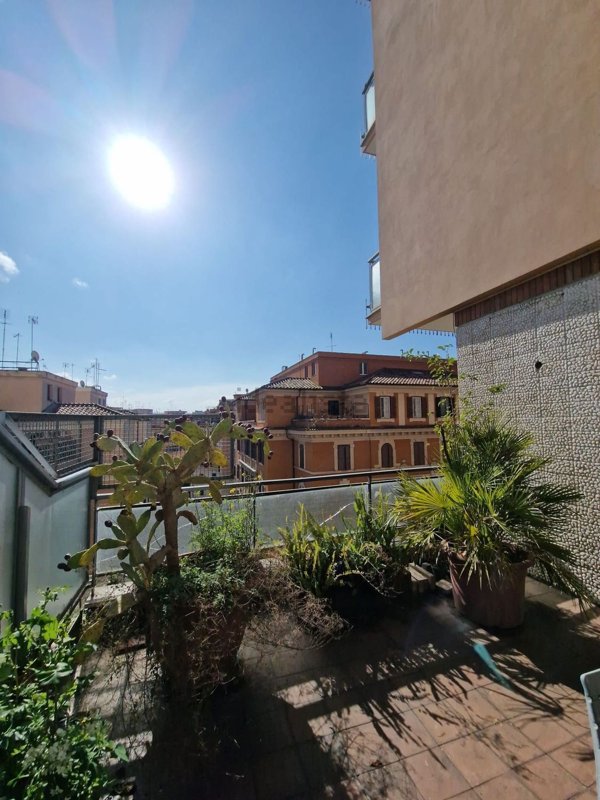 appartamento in vendita a Roma in zona Gianicolense