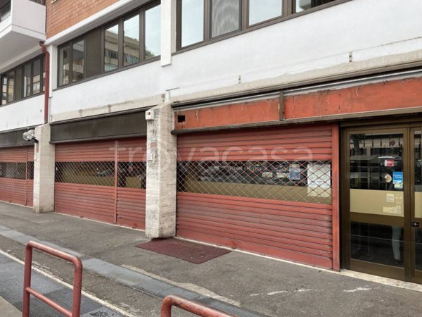 negozio in vendita a Roma in zona Ardeatino