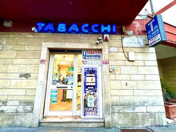 negozio in vendita a Roma in zona Fidene