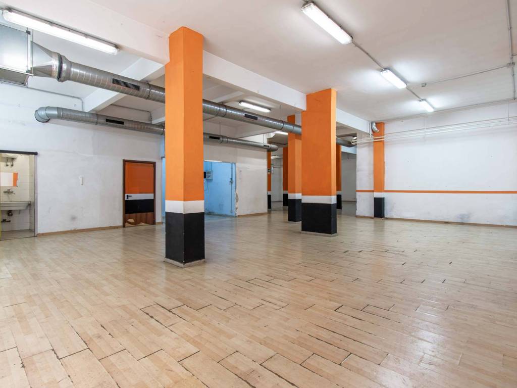 negozio in vendita a Roma in zona Portuense