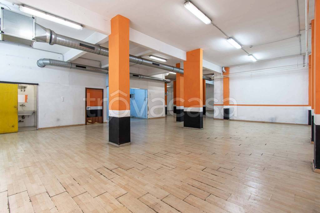 negozio in vendita a Roma in zona Portuense