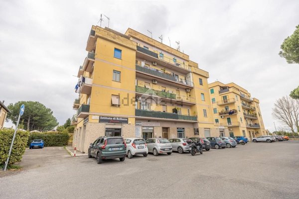 appartamento in vendita a Roma in zona Settecamini