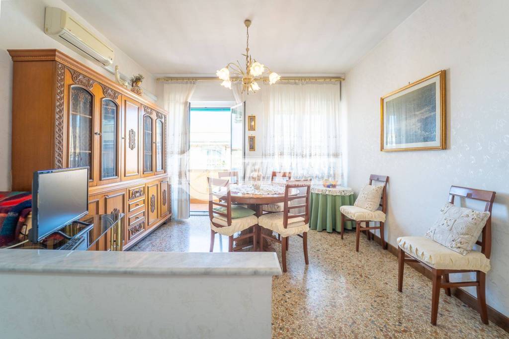 appartamento in vendita a Roma in zona Appio Latino