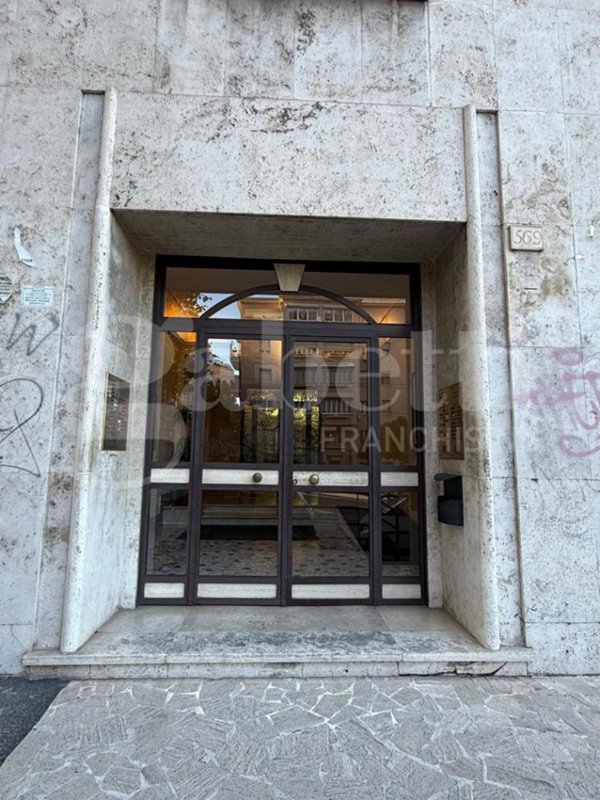 appartamento in vendita a Roma in zona Nomentano