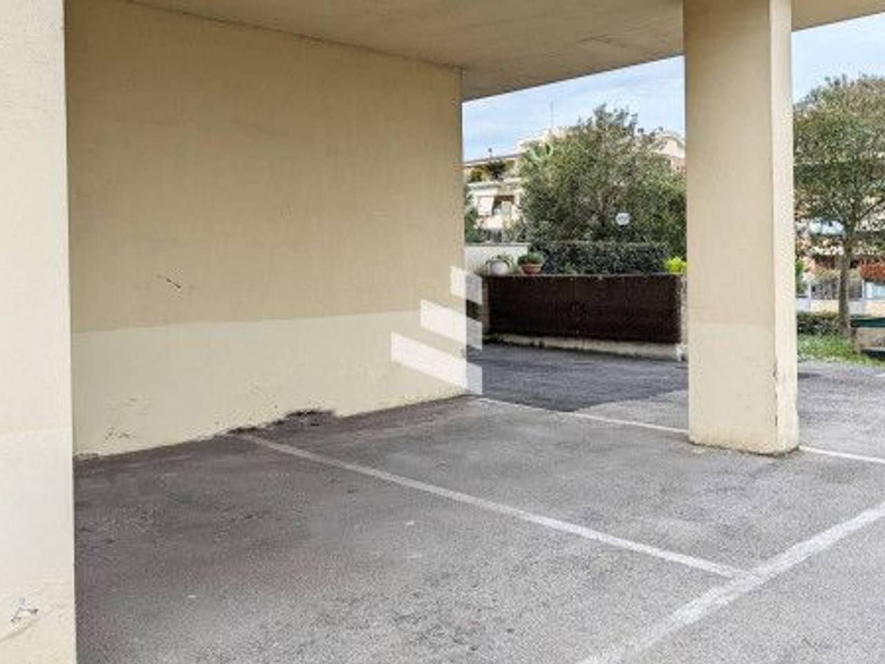 negozio in vendita a Roma in zona Mezzocammino