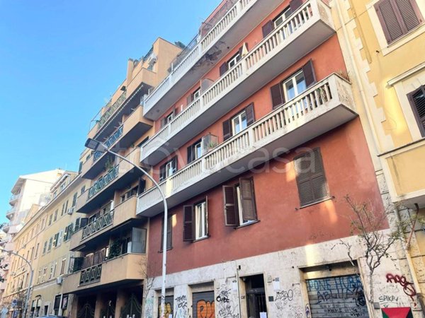 locale commerciale in vendita a Roma in zona Prenestino-Labicano