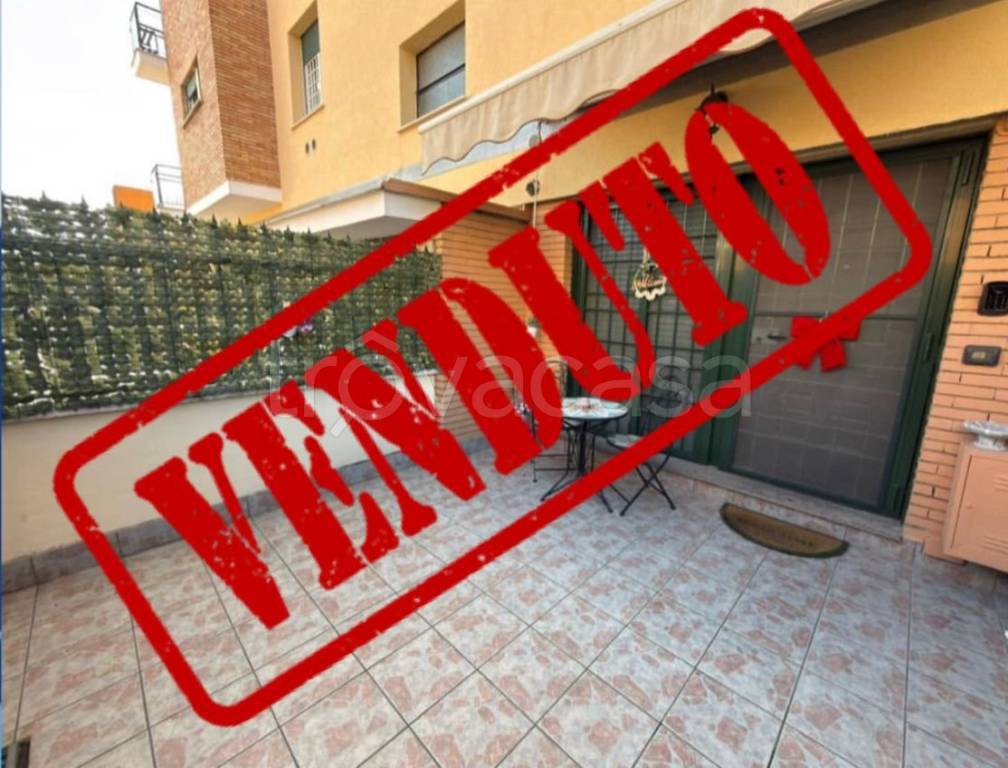 appartamento in vendita a Roma in zona Torre Maura