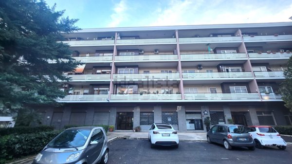 appartamento in vendita a Roma in zona Mostacciano