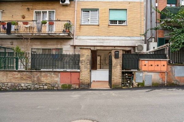 appartamento in vendita a Roma in zona Tor Bella Monaca