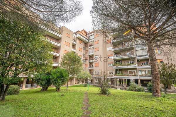 appartamento in vendita a Roma in zona Primavalle