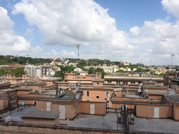 appartamento in vendita a Roma in zona Testaccio