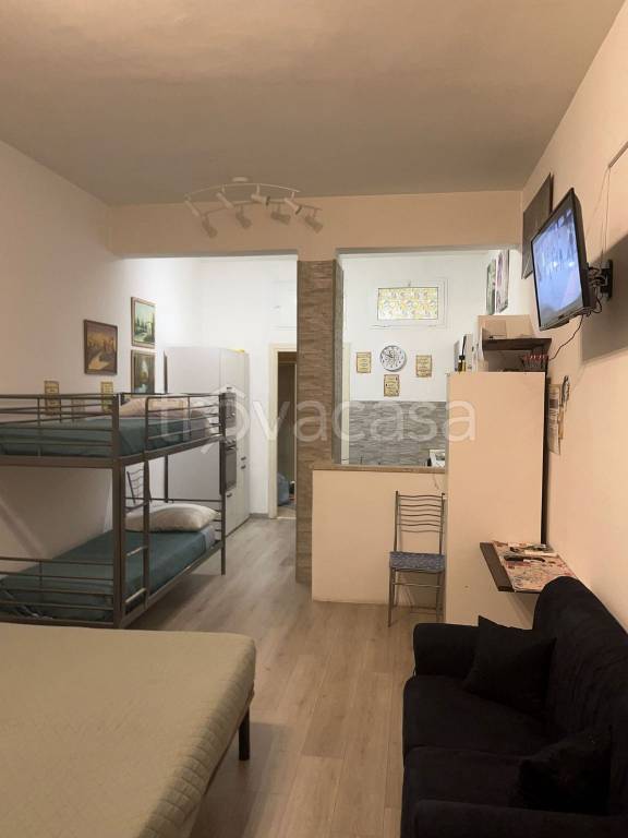 appartamento in vendita a Roma in zona Case Rosse