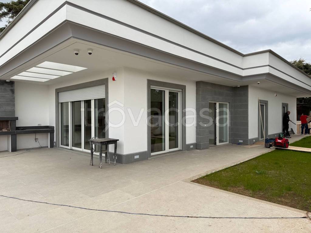 casa indipendente in vendita a Roma in zona Finocchio