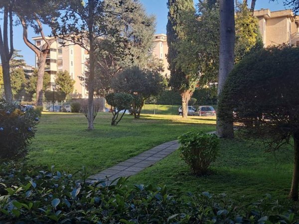 appartamento in vendita a Roma in zona Torre Gaia