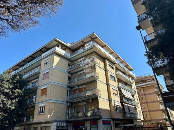 appartamento in vendita a Roma in zona Ostia