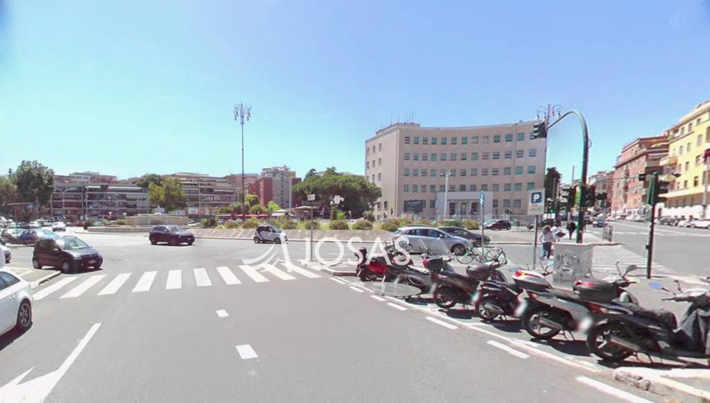 negozio in vendita a Roma in zona Trionfale
