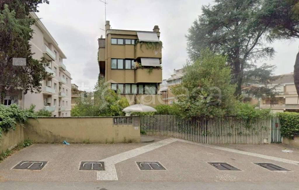 appartamento in vendita a Roma in zona Della Vittoria