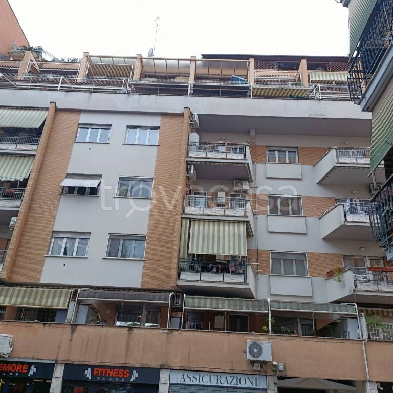 appartamento in vendita a Roma in zona Torre Gaia
