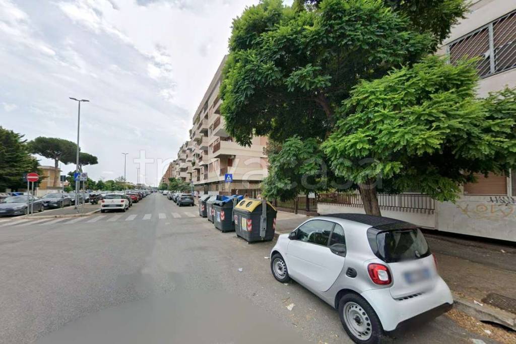 appartamento in vendita a Roma in zona Ostia