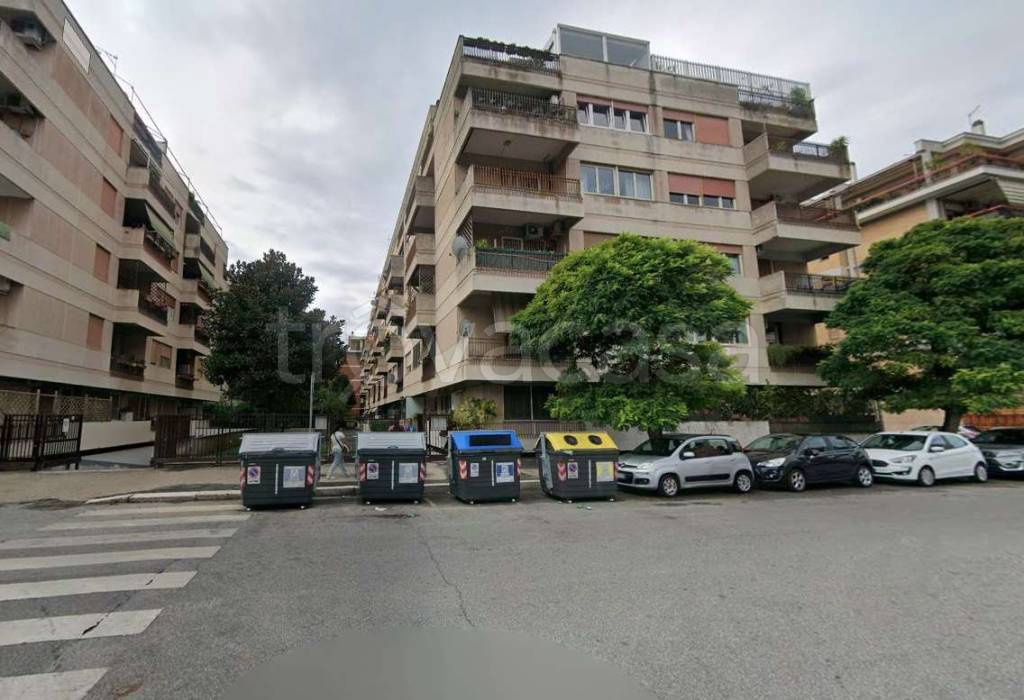 appartamento in vendita a Roma in zona Ostia
