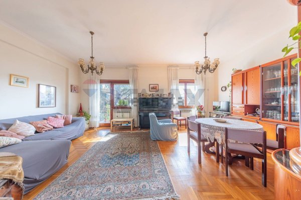 appartamento in vendita a Roma in zona Tomba di Nerone