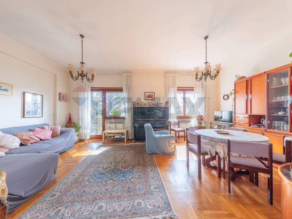 appartamento in vendita a Roma in zona Tomba di Nerone