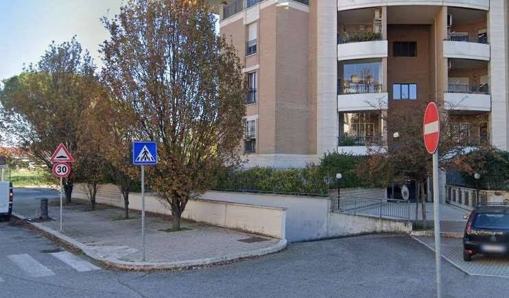 appartamento in vendita a Roma in zona Appio Claudio