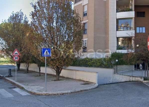 appartamento in vendita a Roma in zona Appio Claudio